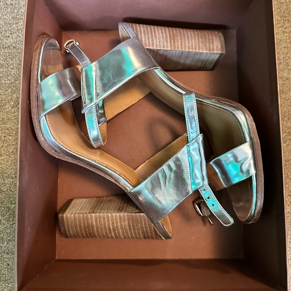 coach lexey mirror metallic sandals - Picture 3 of 8